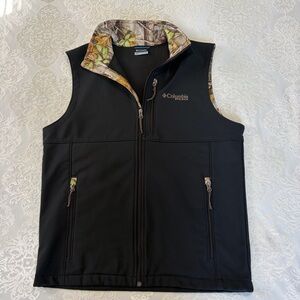 Columbia PHG Hunting Gear Ascender II Softshell Vest Black & Camo Size Medium